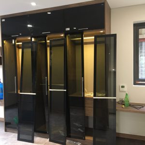 cánh kính tủ áo Việt Nhật